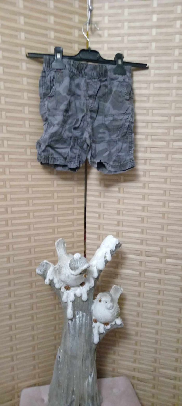 Short gris militaire taille 4 ans marque NKY