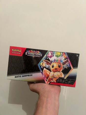 Coffret Suprise Pokémon Ev8.5 Évolution prismatique 