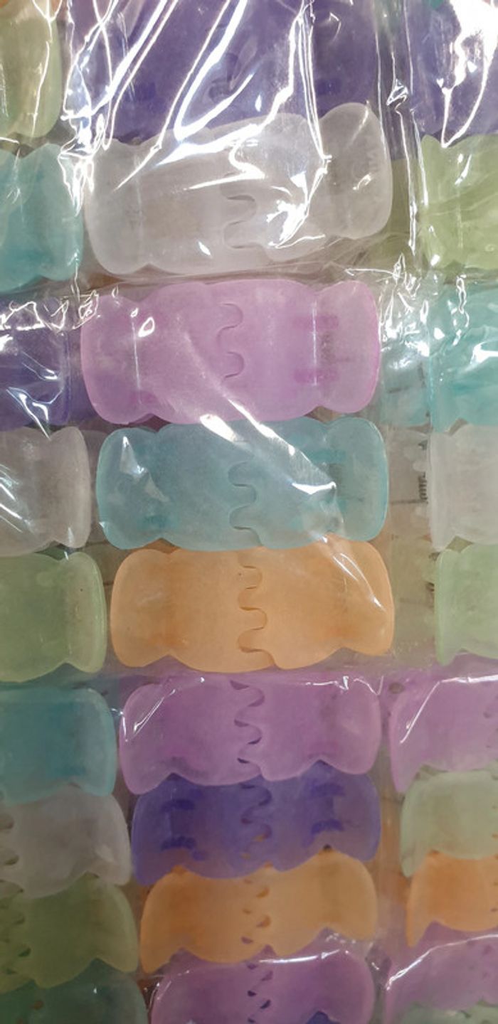 NEUF : lot de 12 pinces a cheveux. Différentes couleurs - photo numéro 3