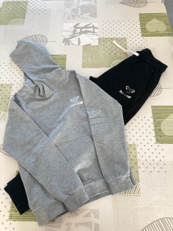 Survêtement Hummel, taille 9 ans (134 cm)