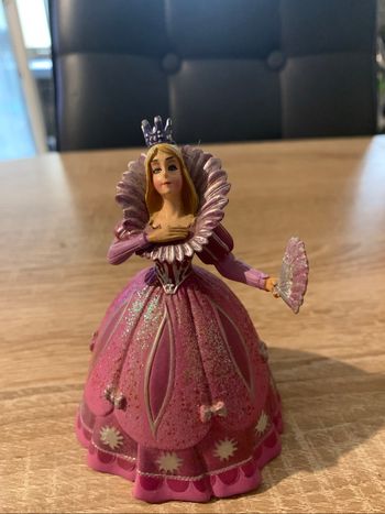 Figurine princesse à l’éventail
