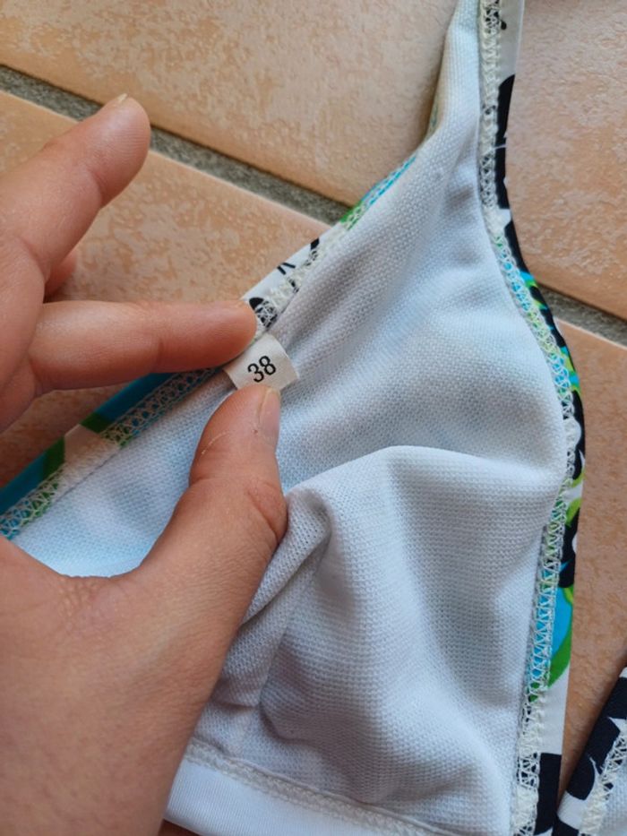 Haut de maillot de bain à fleurs 🌸 - photo numéro 4