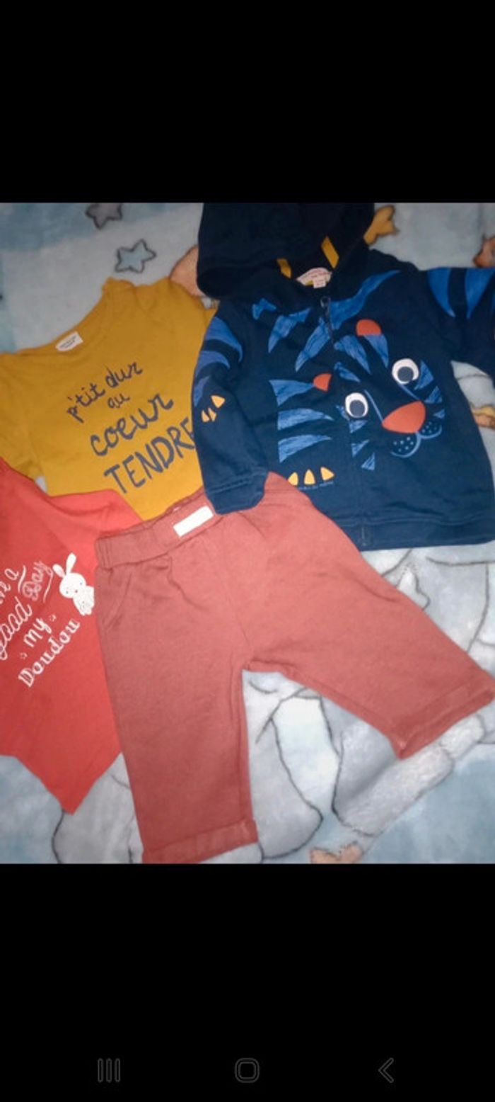 Ensemble 4 pièces 6 mois neuf - photo numéro 2
