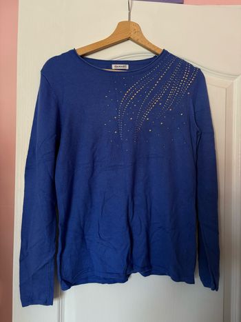 Pull détails strass