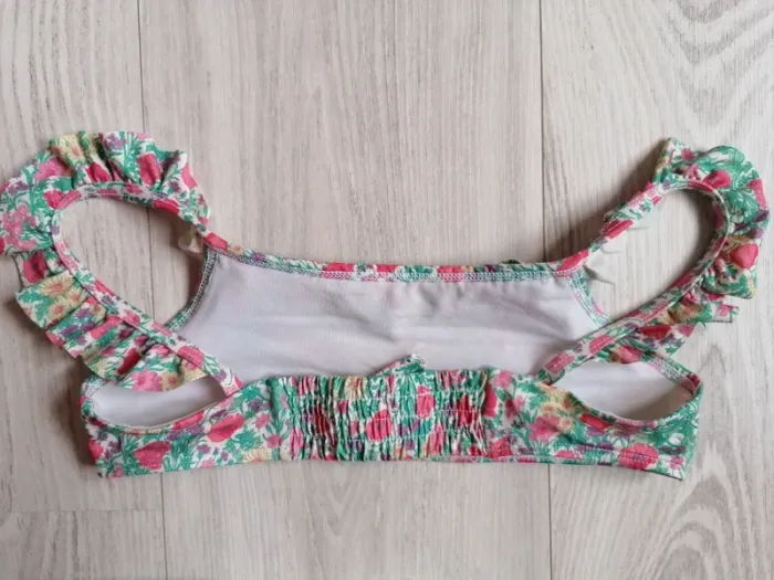 Maillot de bain Cyrillus 
Liberty 
Taille 10 ans 
Très bon état - photo numéro 7