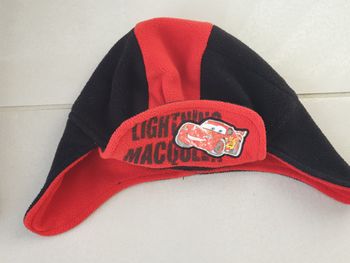 1 bonnet enfant cars a partir de 18 mois