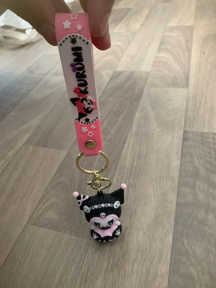 Porte clé Kuromi noir et rose  neuf - photo numéro 7