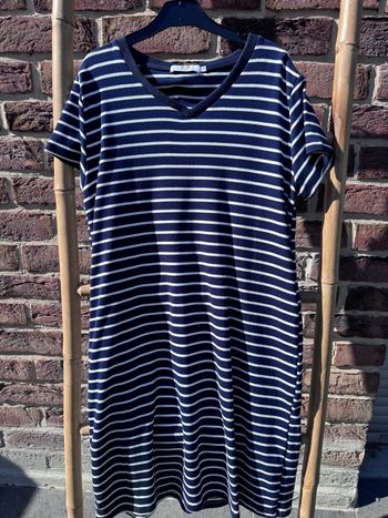 Robe taille 8 ans neuf 