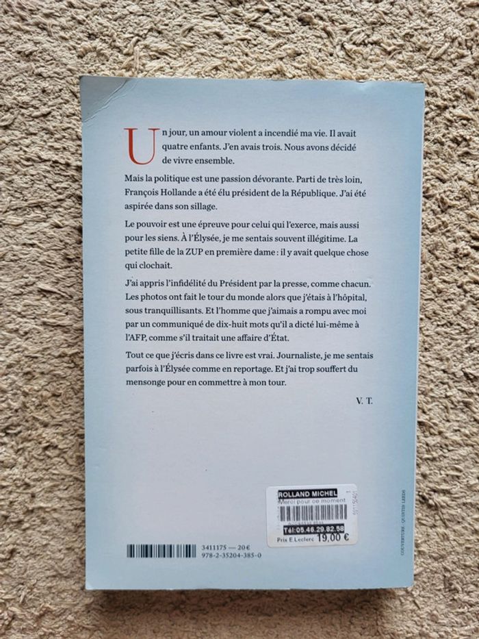 Livre Merci pour ce moment de Valérie Trierweiler - photo numéro 2