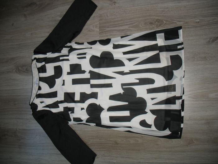 ROBE ML NOIRE ET BLANCHE "QUAI DE SEINE" - TAILLE 38 - n°03 - photo numéro 2