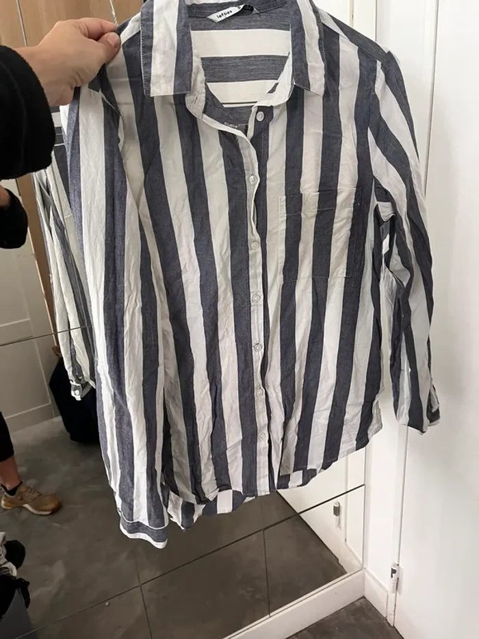 Chemise à rayure bleu foncé