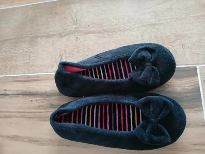 Chaussons isotoner T 35_36. - photo numéro 2
