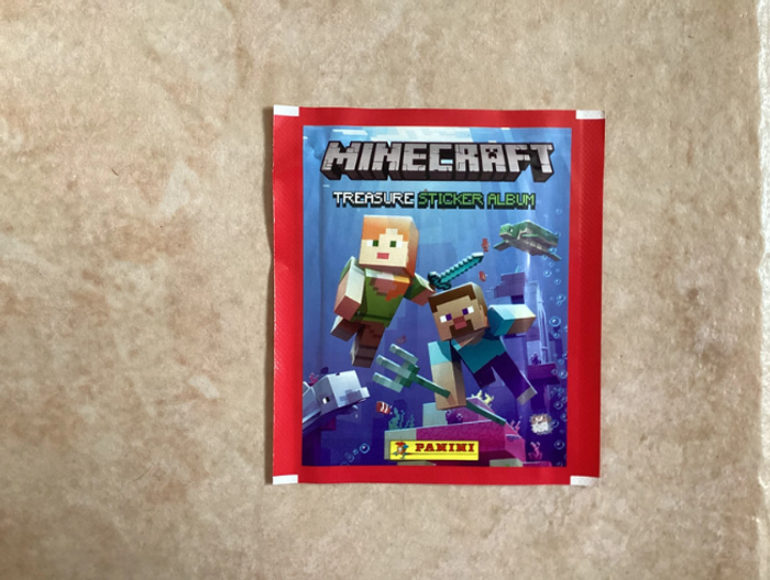 PANINI - MINECRAFT TREASURE ALBUM -ALBUM NEUF + 40 POCHETTES NEUVES - photo numéro 2