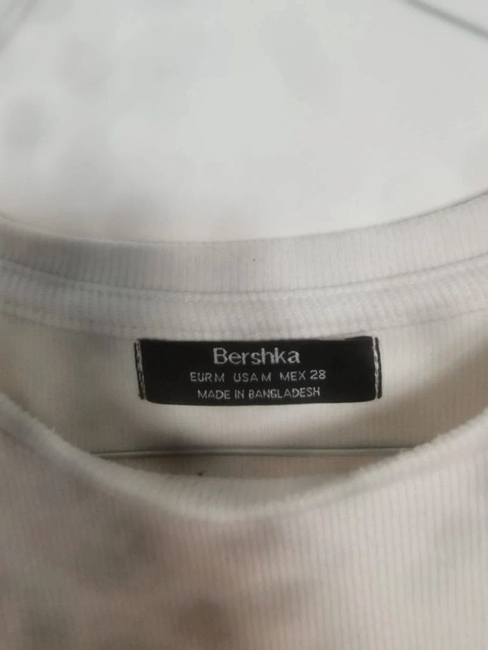T-shirt court blanc Bershka - photo numéro 4