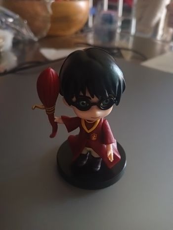 Figurine de Harry Potter en tenue de quidditch neuve