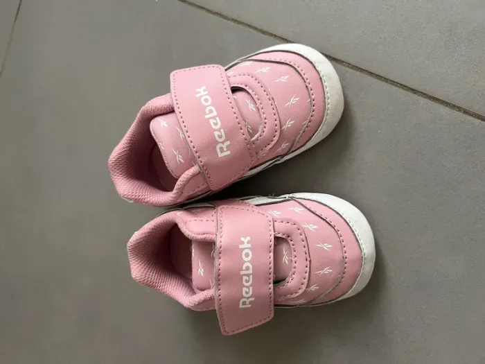 Chaussons reebok rose 19,5 - photo numéro 2