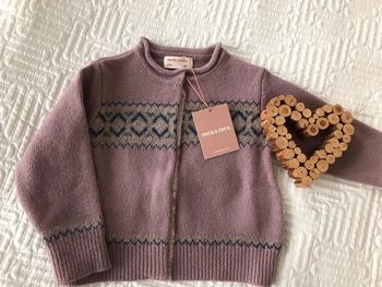 Gilet neuf taille 12/18 mois