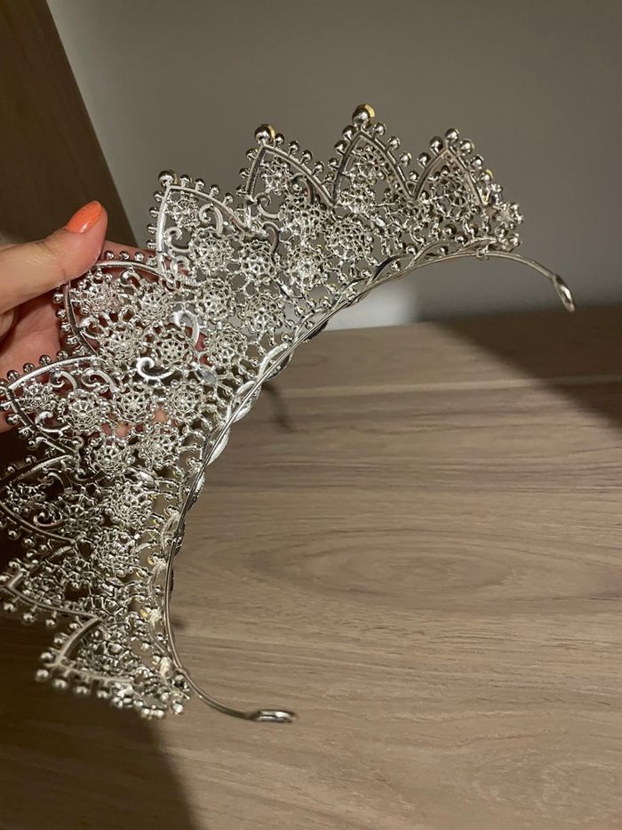 Diadème avec des strass