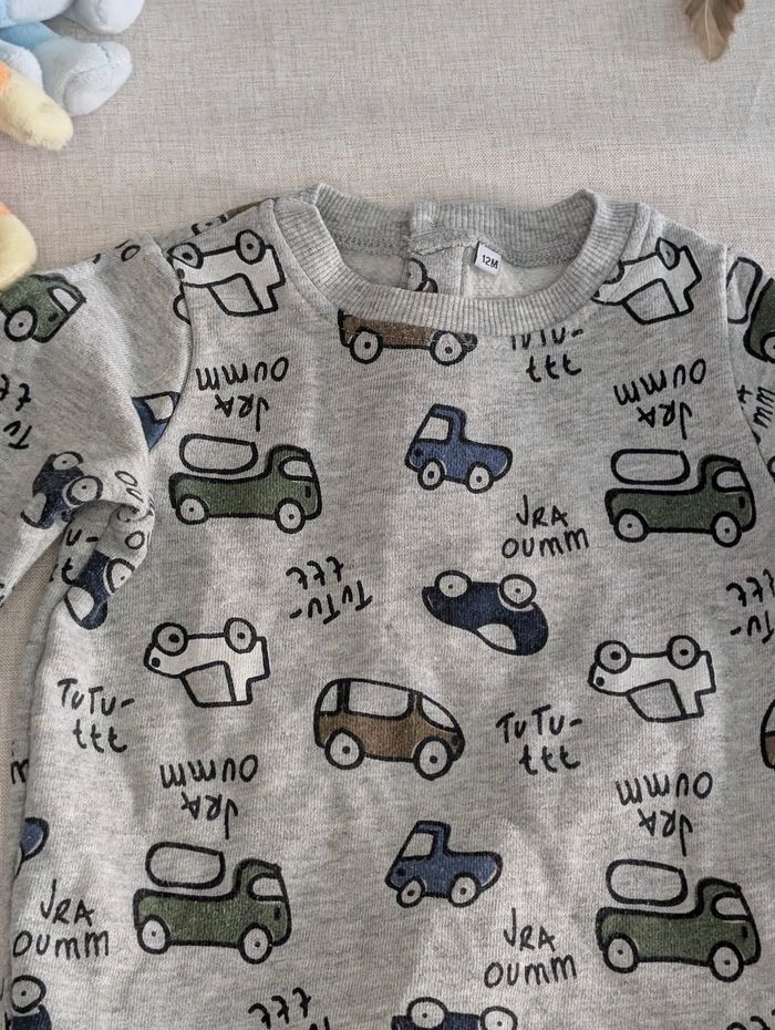 Pull gris avec voiture - photo numéro 2