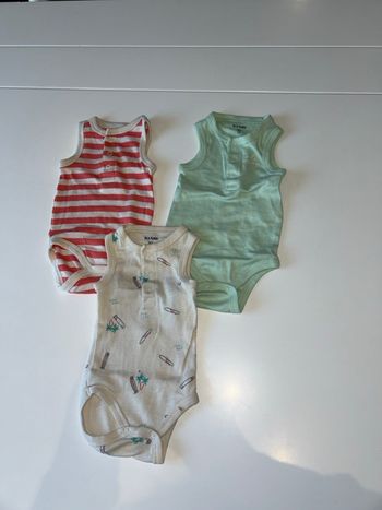 Lot de Bodies 3 mois 