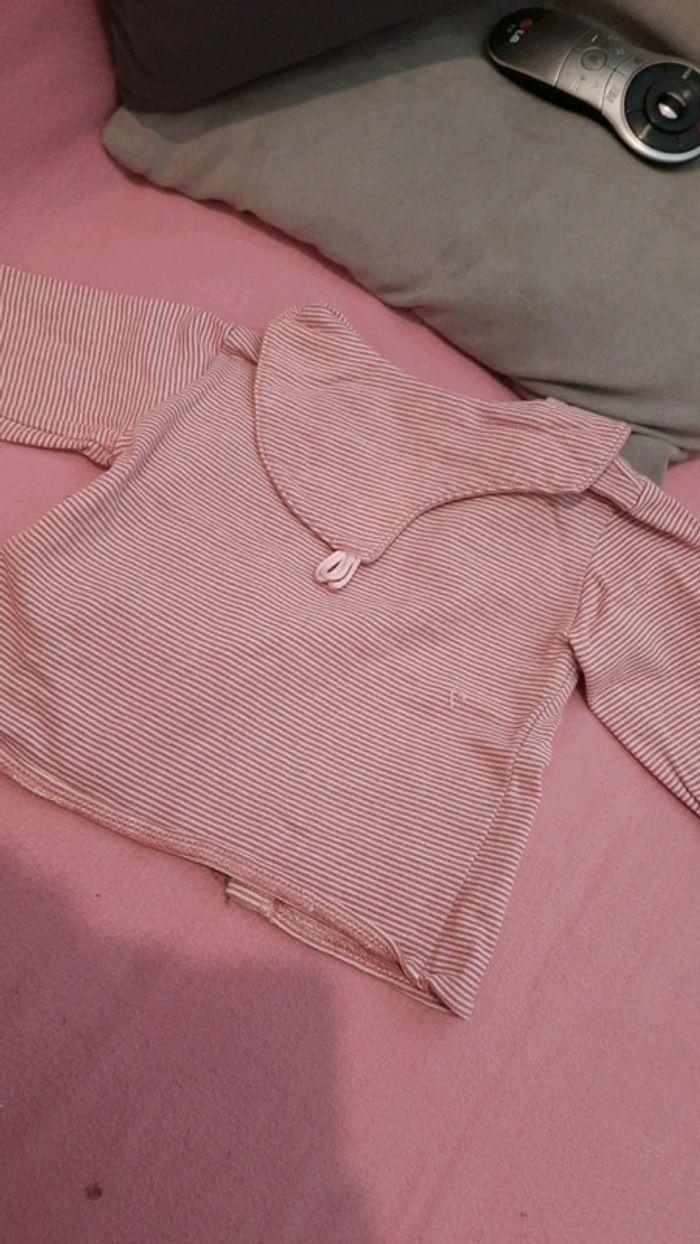 Pull rose rayé