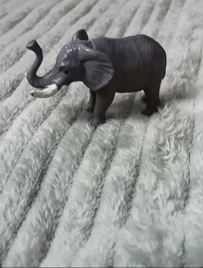 Figurine éléphant 8cm