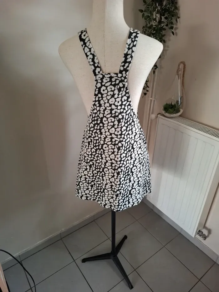 Robe salopette jennyfer - photo numéro 2