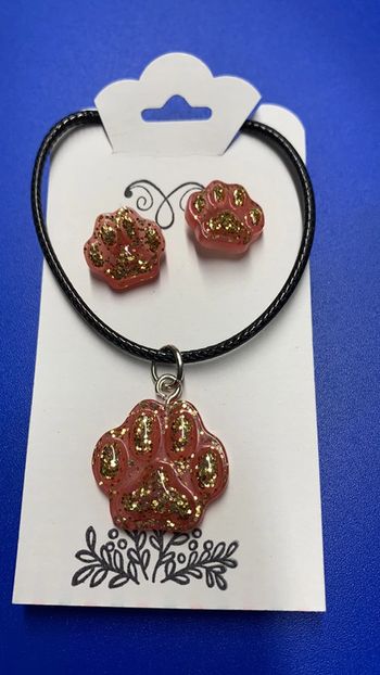 Parure collier et boucles d’oreilles pattes 🐾