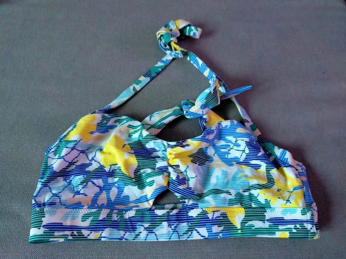 Haut de bikini fleuri – Passionata – Taille M – Neuf avec étiquette