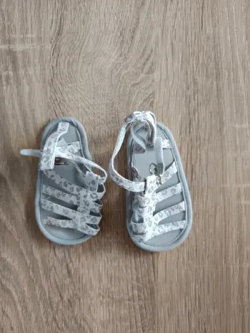 Sandales léopard grises bébé fille 0-3 mois