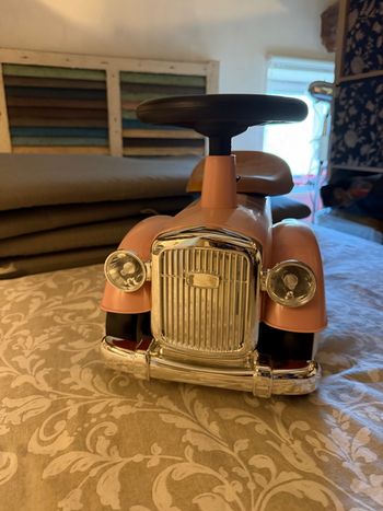 Voiture porteur enfants rétro 