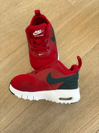 Basket Nike Air  bébé- Taille 18 - Neuve 