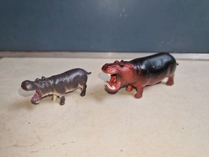 Figurines hippopotames
