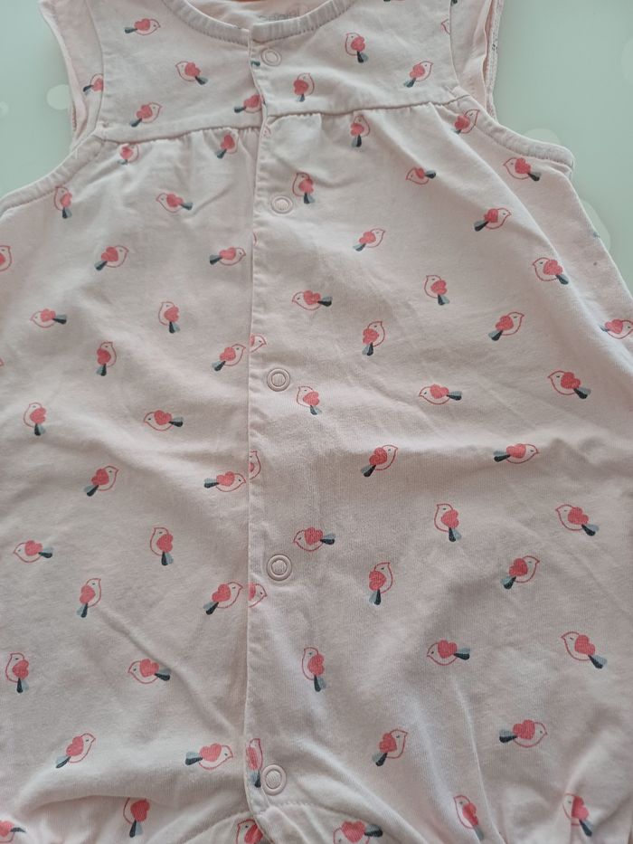 Combishort neuve taille 9 mois - photo numéro 3