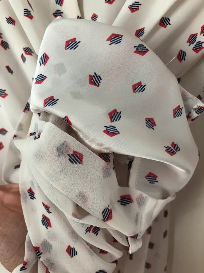 Chemise blouse crème à motifs Zara taille S comme neuve - photo numéro 4