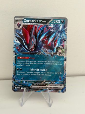 Carte Pokémon héros transcendants Zoroark EX 137/217