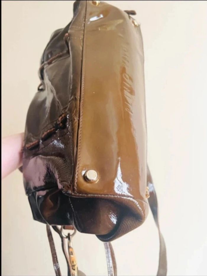 Sublime sac en cuir vernis plinio visona - photo numéro 20