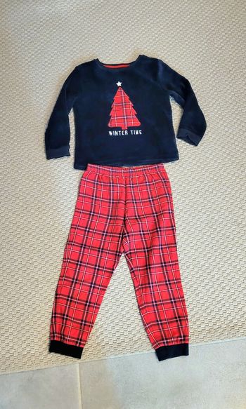 Pyjama taille 6 ans Très bon état 