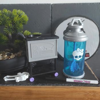 Lot Accessories Accessoires Laboratoire Lab Monster High Doll