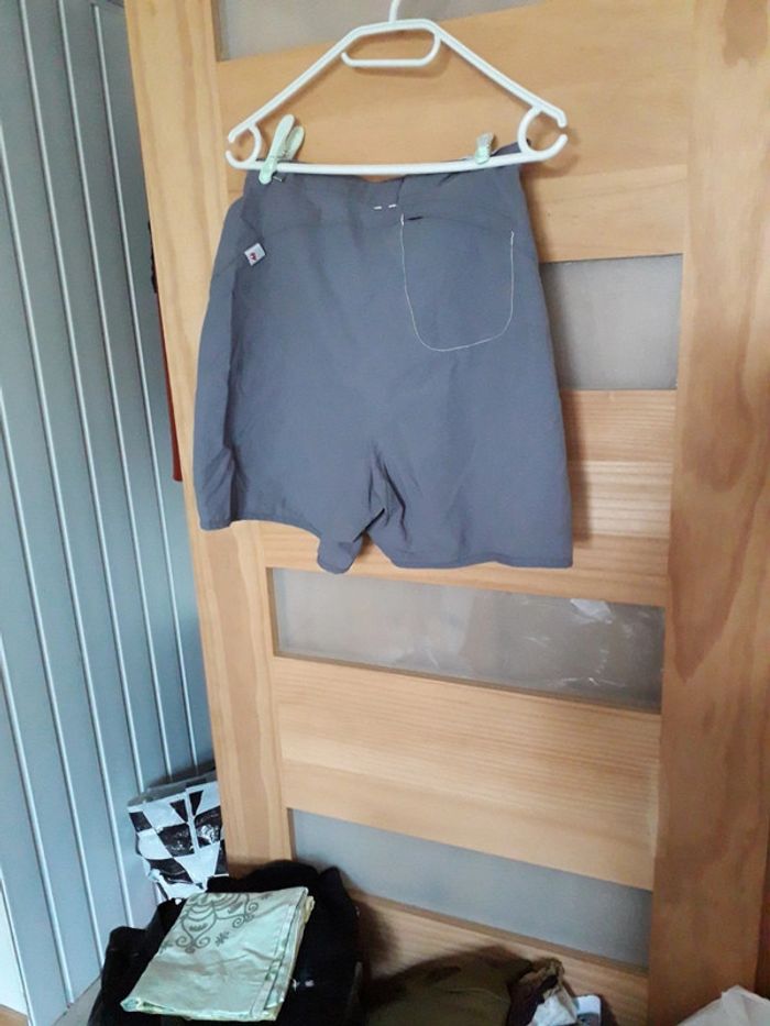 Short quechua gris - photo numéro 2