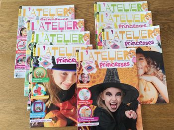 Lot de 8 magasines L'atelier Les Petites Princesses , bon état