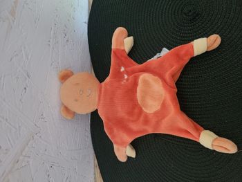 AUCHAN  DOUDOU OURS PLAT ORANGE COEUR