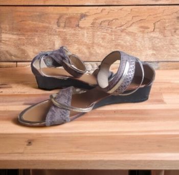 Sandalettes 38 dorée et serpent