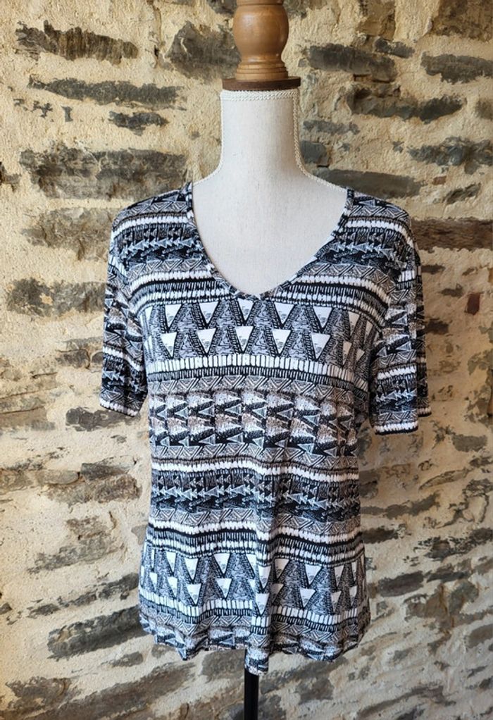 T-shirt blouse manches courtes noir blanc marron beige à motifs