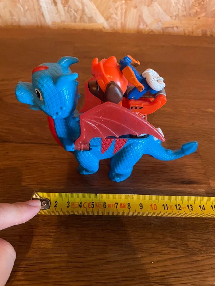 Idée cadeau 🎁 Jouet figurine chevalier Zuma avec son dragon rescue Knights de la Pat Patrouille - photo numéro 20