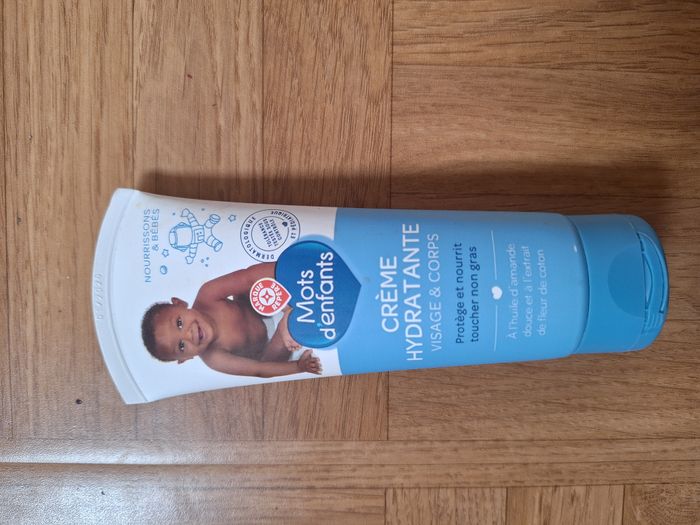 Crème hydratante visage et corps mots d'enfants