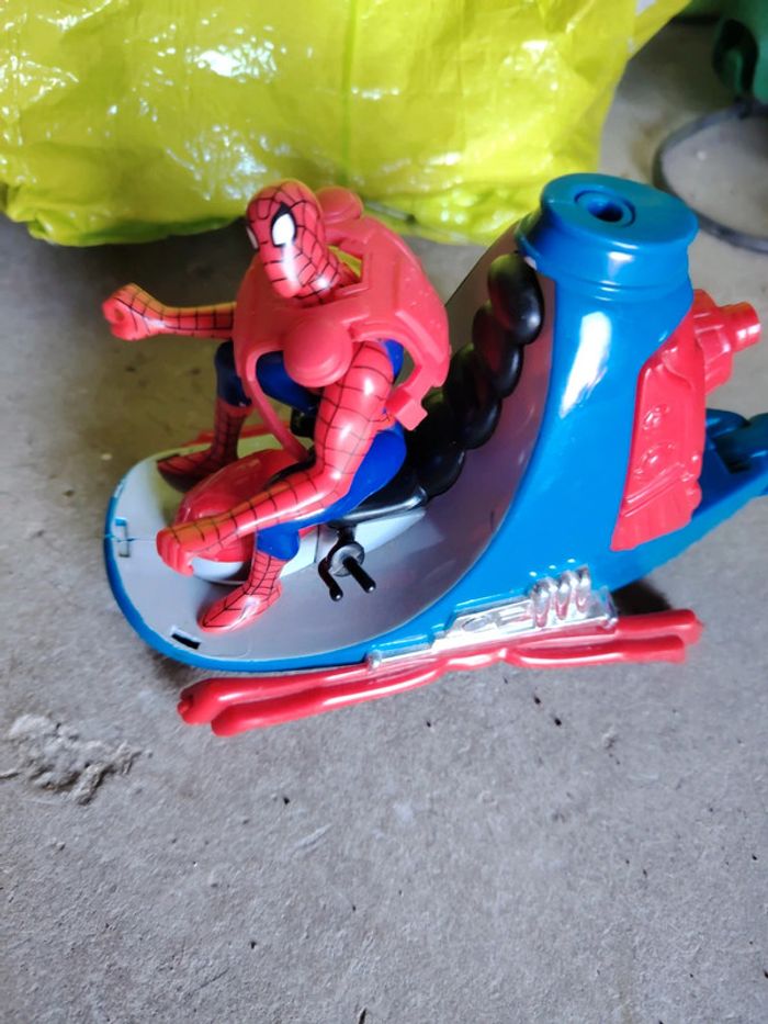 Lot spider man et vehicule. Quad, moto, hélico - photo numéro 4
