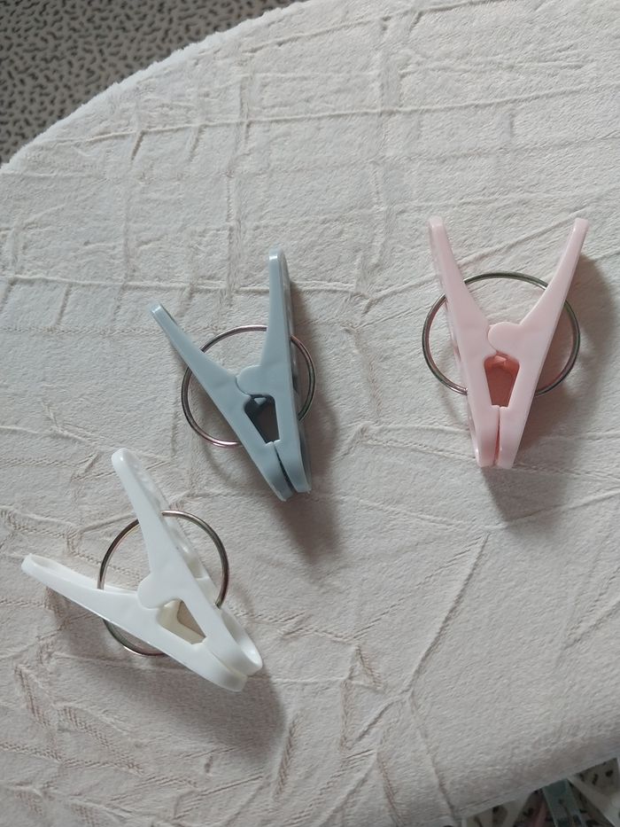 Lot de 30 pinces à linge colorées - photo numéro 4