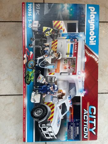 Playmobil City Action Ambulance avec lumière et son (70936) 