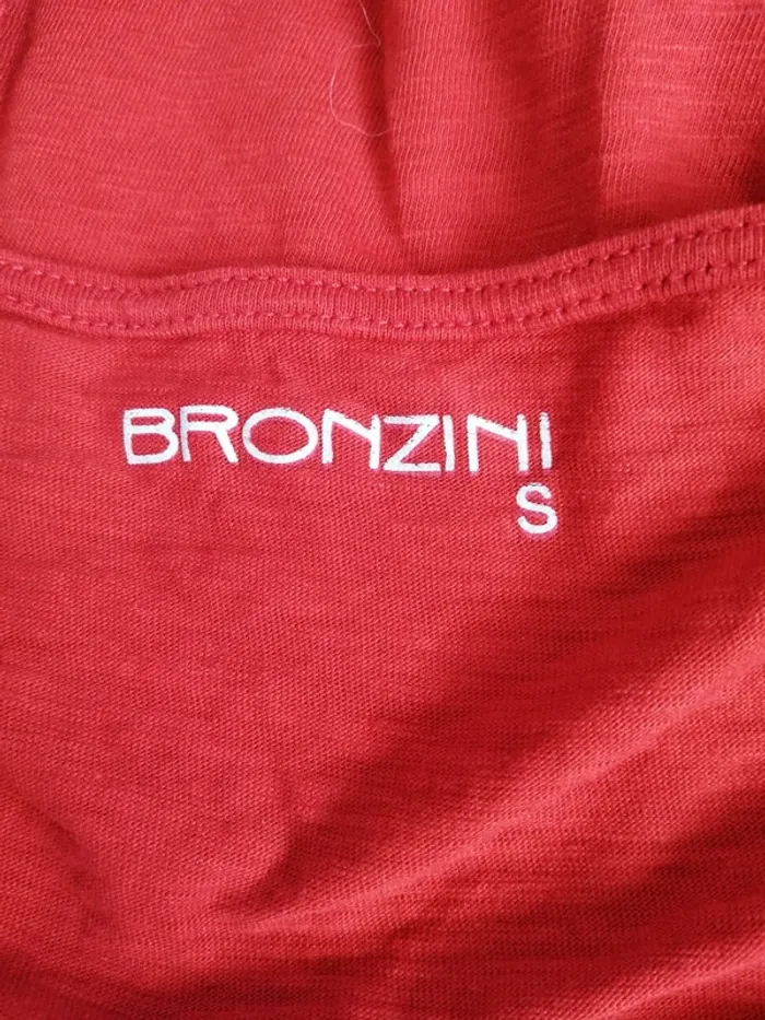 Tee-shirt rouge à épaules dénudées avec imprimés floraux / bronzini / (S) - photo numéro 4